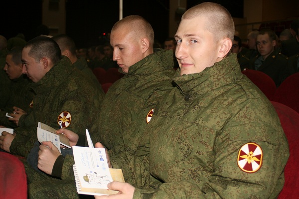 Благотворительный фонд «Связь Поколений» помог военнослужащим поздравить мам с праздником!